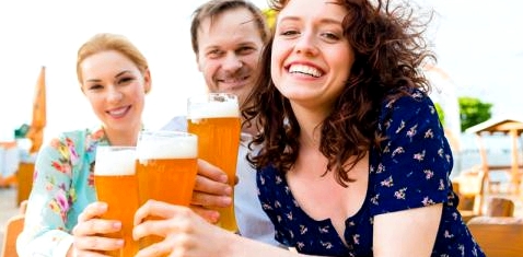 Gemäßigter Bierkonsum kann Frauen vor Herzinfarkt schützen